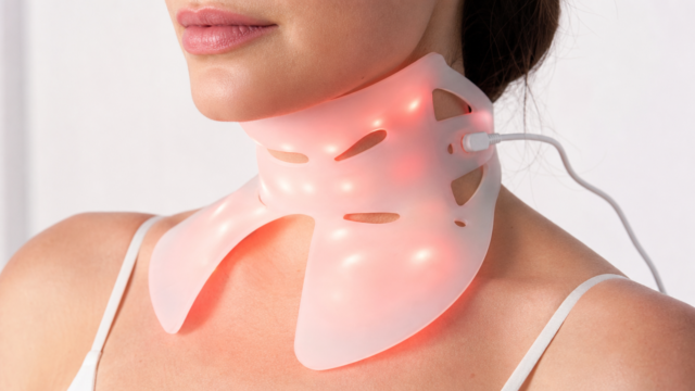 neck and chest red light therapy mask